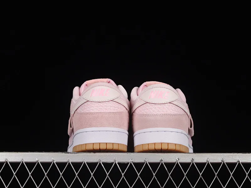 All categories Nk SB Dunk series Nk SB Dunk Low low-top sneakers F version Nk Dunk Low "Teddy Bear" pink teddy bear SB low-top sports and leisure sneakers DZ5318-640